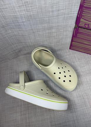 Оригінальні шльопанці саьо crocs
