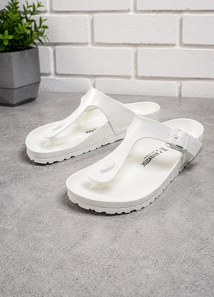 Шльопанці від бренду birkenstock