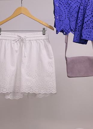 Шорты от vero moda с вышивкой на люверсах