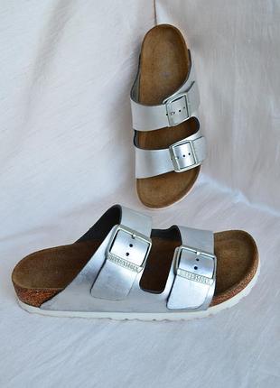 Шльопанці birkenstock  arizona metallic сріблясті 37 розмір устілка 24 см