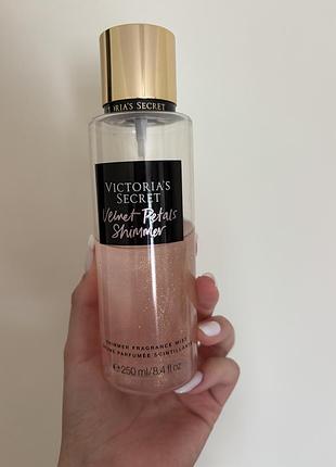 Спрей victoria secret velvet petals shimmer