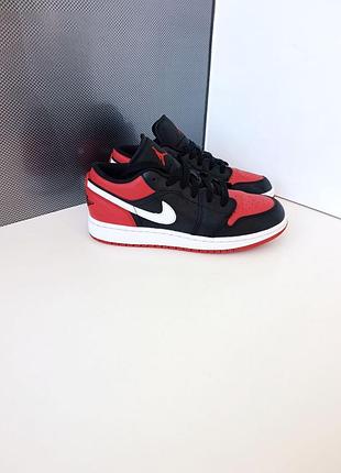 Шкіряні кросівки nike jordan