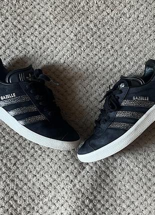 Кросівки жіночі adidas gazelle 38 класичні на шнурівці чорні