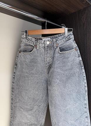 Трендові сірі джинси zara