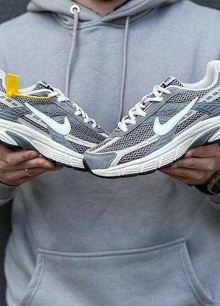 Nike initiator 7