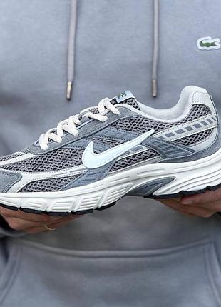 Nike initiator 8