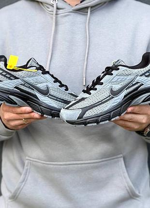 Nike initiator 6