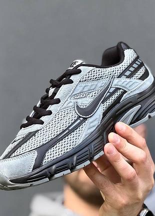 Nike initiator 7