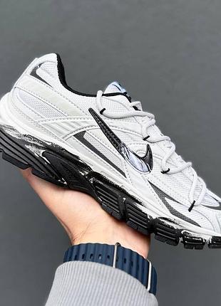 Nike initiator custom 3