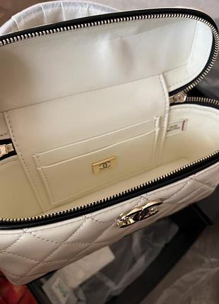 Chanel vanity case 4