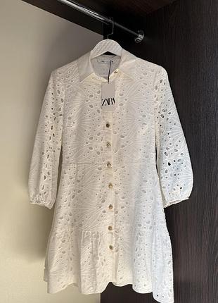 Новенька сукня із прошви zara