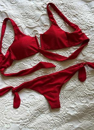 Красный фактурный раздельный купальник tezenis