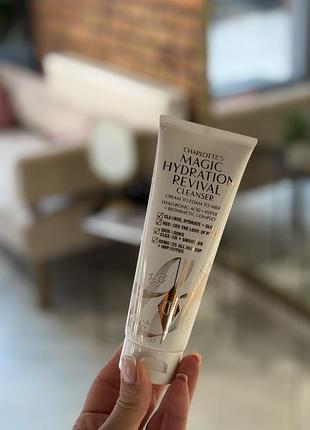 Очищуючий засіб для вмивання charlotte tilbury magic hydration revival cleanser 120 ml