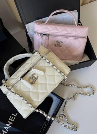 Міні сумочка пласка молочна chanel срібна фурнітура