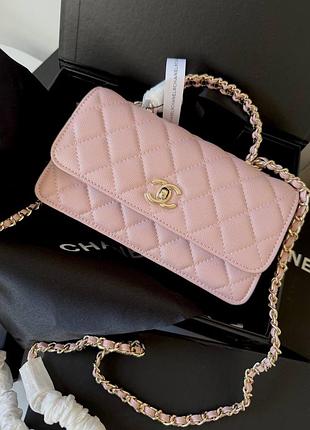 Рожева сумка з ручкою золота фурнітура chanel
