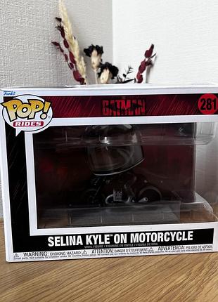 Funko pop selina kyle 4