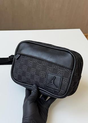 Сумка air jordan monogram camera bag black ma0981-kk2 сумка jordan monogram сумка через плече маленька nike jordan месенджер
