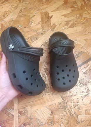 Оригінальні шльопанці crocs j3