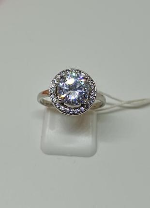 Серебряная кольца с фианитами.