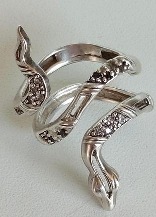 Серебряная кольца в виде молнии, 925 пробы.