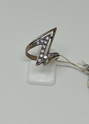Серебряная кольца с фианитами.
