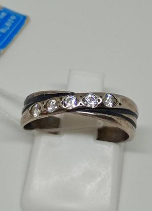 Серебряная кольца с фианитами.