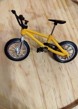 Коллекционная миниатюрная модель велосипеда bmx пальчиковый фингербайк желтый