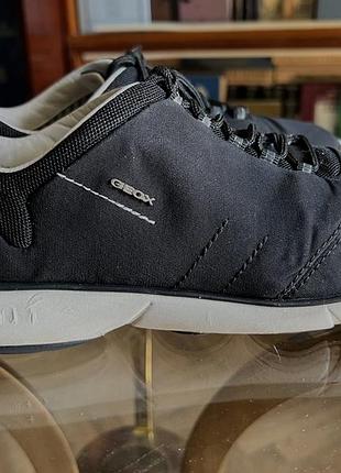 Кросівки жіночі чорні geox