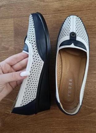 Літні шкіряні туфлі-балетки mistral з перфорацією,