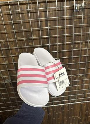 Тапки adidas adilette aqua gz5237 женские шлепанцы оригинал летние на пляж с этиктками для плавания адедас