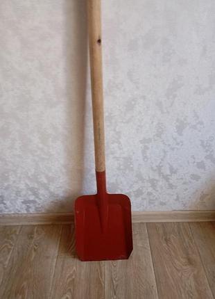 Лопата совковая.
сделано в бсср.