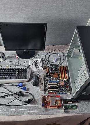Набір під збірку пк: core 2 quad, 4gb ddr3, монітор, миша g300