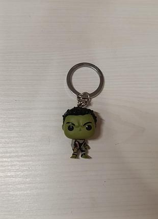 Коллекционный брелок-фигурка халк марвел funko pop poket / marvel avengers hulk