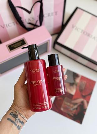 Спрей та лосьйон для тіла very sexy scarlet victoria’s secret