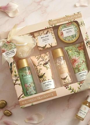 Подарунковий косметичний набір 7-в-1 "body care collection magnolia fragrance".