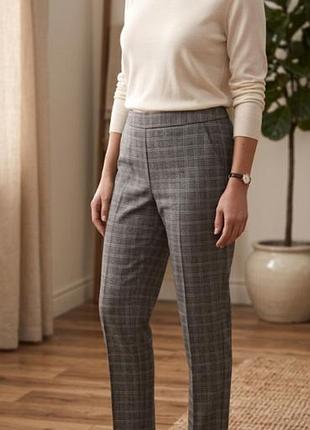 Жіночі класичні трохи укорочені брюки в клітинку hope collection (made in italy) /26