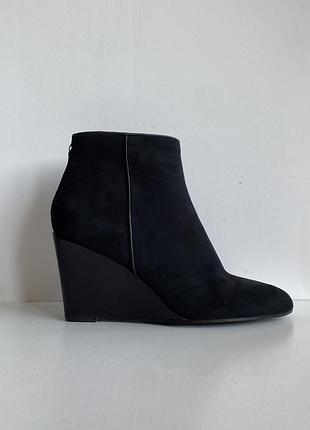 Жіночі ботильйони замшеві whistles