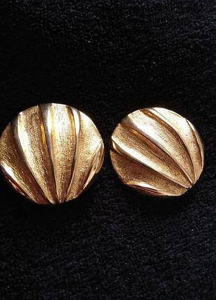 Серьги  крупные клипсы ракушки золотые
