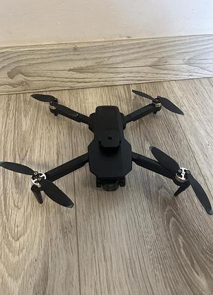 Продам квадрааоптер з buetooth з кейсом та камерою l106 max