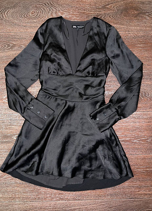 Черное сатиновое платье zara хс