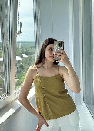 Оливковий топ з льоном на тонких бретелях