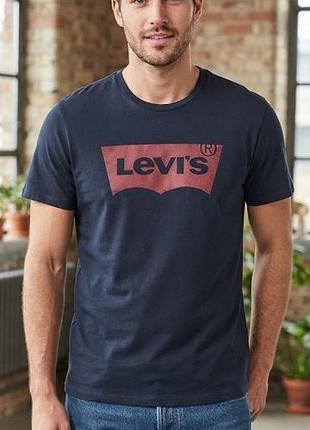 Мужская футболка levi's оригинал, размер l, темно-синяя с логотипом