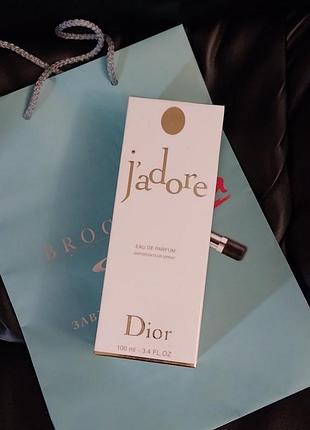 Парфумована вода christian dior j'adore 100 мл для жінок