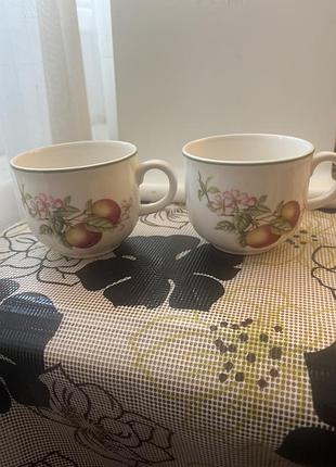 Чашки 2 для чаю marks & spencer у дизайні "ashberry" має візерунок із яблуками та квітами