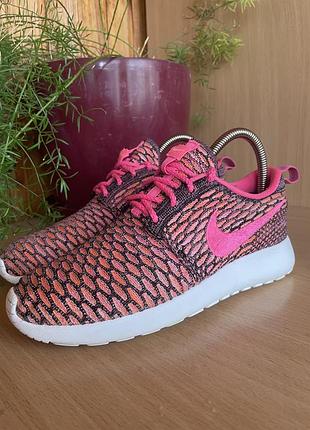 Кросівки nike roshe розмір 37,5 устілка 23,5 см.