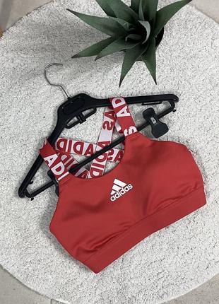 Топ від adidas