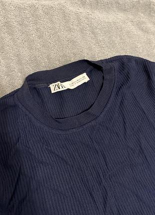 Zara темно-синій лонгслів в рубчик