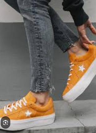 Оригінальні жіночі замшеві кеди converse one star platform ox field orange гірчично-помаранчевого кольору на високій платформі