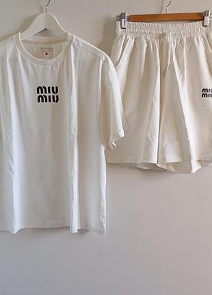 Летний женский костюм футболка и шорты miu miu.