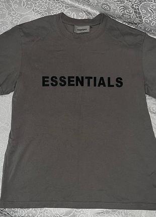 Футболка essentials в ідеальному стані. розмір м